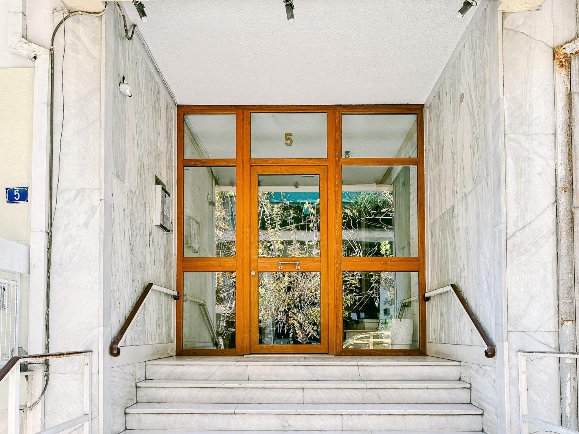 Quiet Home In Katehaki Metro. Афіни Екстер'єр фото